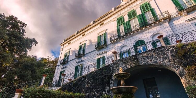 Villa Floridiana: Un Gioiello Verde nel Cuore di Napoli