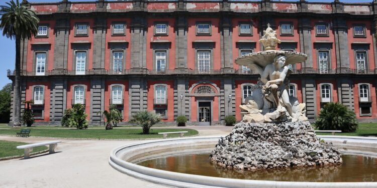 “Capodimonte in Fiore: Passeggiate Guidate alla Scoperta della Collina Napoletana”