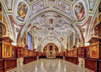 “Visita Guidata al Complesso di Sant’Anna dei Lombardi con Degustazione dei Sapori Napoletani”