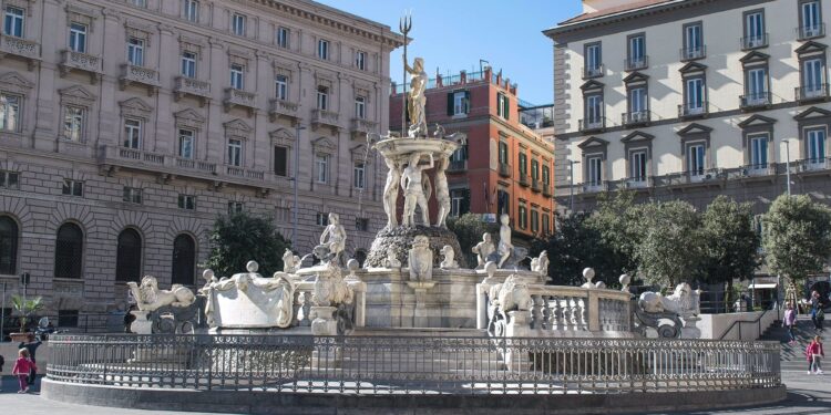 Fontana di Nettuno detta di Medina