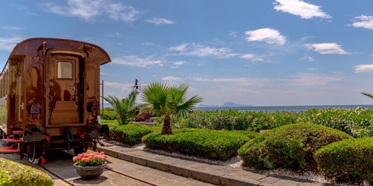 Pasqua a Pietrarsa: colazione in vagone storico e giochi tra i giardini