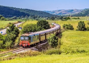 “Irpinia Express 2025: torna il treno storico tra borghi, natura e tradizioni”