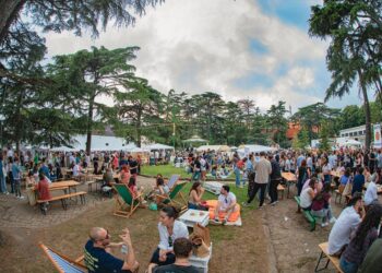 Torna il Mercato del Sud alla Mostra d’Oltremare: vintage, musica e artigianato nel verde del Giardino dei Cedri