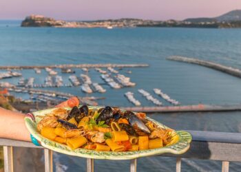Sagra del Mare Flegrea 2025: sapori e musica nella baia di Acquamorta